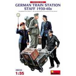 Kép 2/2 - MiniArt German Train Station Staff 1930-40s 1:35 (38010)
